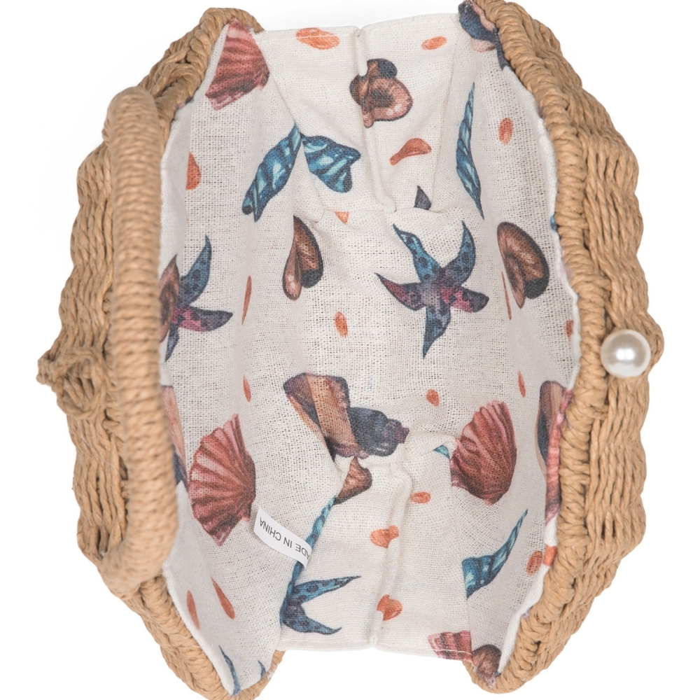Elegant Tan Woven Handbag - Picture 3 of 3